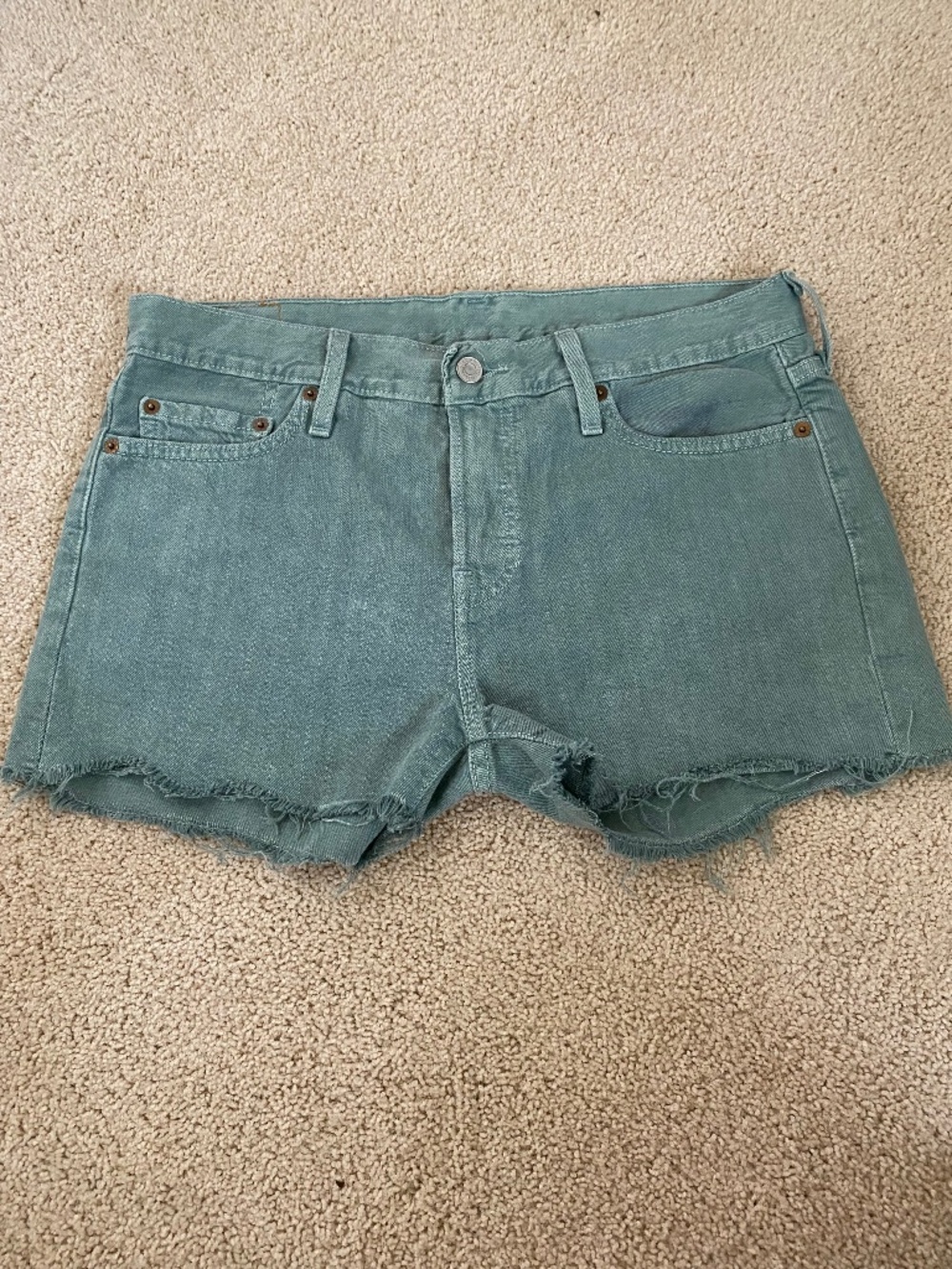 Levi’s 501 Green Shorts Size 28